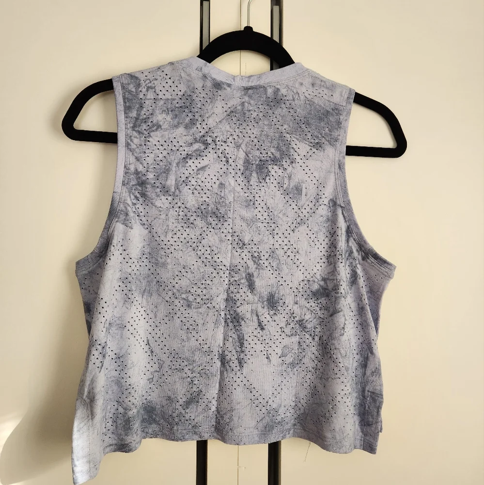 Lululemon Train to be Relaxed Fit Luna Blue Tye Dye Mesh Tank Top size 6 - Picture 4 of 11